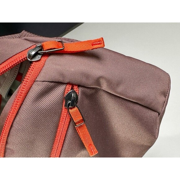 Arc'teryx Mantis 2 Waist Pack – RARE Velvet Sand Colorway – Crossbody Sling Bag - Picture 10 of 14